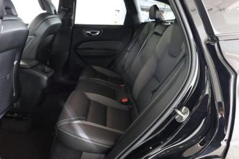 VOLVO XC60 2.0 B4 MHEV R-Design Pro Auto AWD Euro 6 (s/s) 5dr