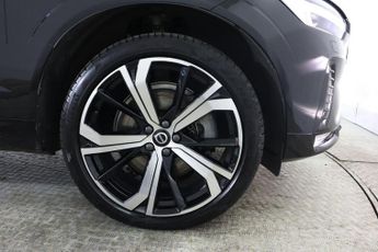 VOLVO XC60 2.0 B4 MHEV R-Design Pro Auto AWD Euro 6 (s/s) 5dr