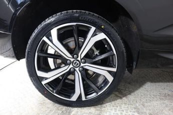 VOLVO XC60 2.0 B4 MHEV R-Design Pro Auto AWD Euro 6 (s/s) 5dr