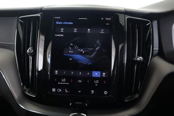 VOLVO XC60 2.0 B4 MHEV R-Design Pro Auto AWD Euro 6 (s/s) 5dr
