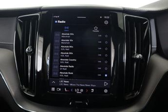 VOLVO XC60 2.0 B4 MHEV R-Design Pro Auto AWD Euro 6 (s/s) 5dr