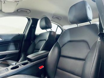 MERCEDES-BENZ A-CLASS 2.1 A200d Sport (Executive) Hatchback 5dr Diesel 7G-DCT Euro 6 (