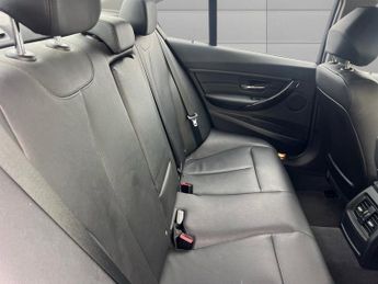 BMW 3 SERIES 2.0 320i Luxury Saloon 4dr Petrol Auto Euro 6 (s/s) (184 ps)