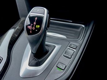 BMW 3 SERIES 2.0 320i Luxury Saloon 4dr Petrol Auto Euro 6 (s/s) (184 ps)