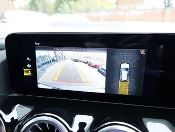 MERCEDES-BENZ EQA EQA 250 66.5kWh AMG Line SUV 5dr Electric Auto (190 ps)