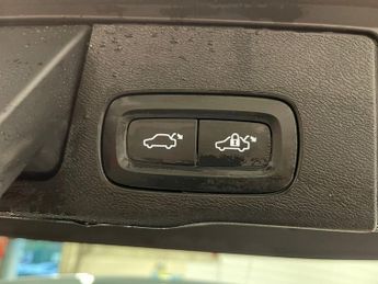 VOLVO XC60 2.0 T5 Inscription Pro SUV 5dr Petrol Auto AWD Euro 6 (s/s) (250