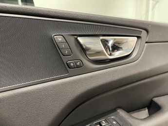 VOLVO XC60 2.0 T5 Inscription Pro SUV 5dr Petrol Auto AWD Euro 6 (s/s) (250