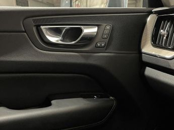 VOLVO XC60 2.0 T5 Inscription Pro SUV 5dr Petrol Auto AWD Euro 6 (s/s) (250