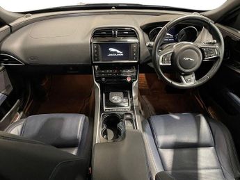 JAGUAR XE 2.0d R-Sport Saloon 4dr Diesel Auto Euro 6 (s/s) (163 ps)