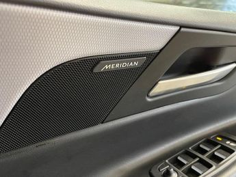 JAGUAR XE 2.0d R-Sport Saloon 4dr Diesel Auto Euro 6 (s/s) (163 ps)