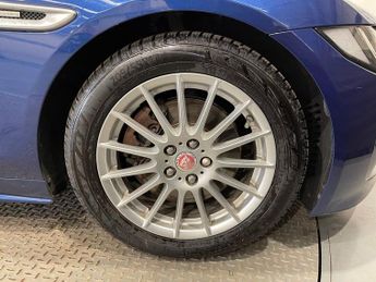 JAGUAR XE 2.0d R-Sport Saloon 4dr Diesel Auto Euro 6 (s/s) (163 ps)