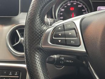 MERCEDES-BENZ GLA 1.6 GLA200 AMG Line (Executive) SUV 5dr Petrol 7G-DCT Euro 6 (s/