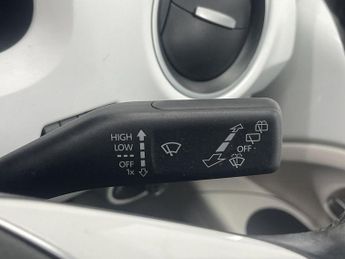 VOLKSWAGEN UP! 1.0 up! beats Hatchback 3dr Petrol ASG Euro 6 (60 ps)