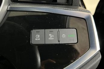 AUDI Q3 1.5 TFSI CoD 35 Black Edition SUV 5dr Petrol S Tronic Euro 6 (s/