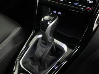 VOLKSWAGEN T-ROC 2.0 TSI R-Line SUV 5dr Petrol DSG 4Motion Euro 6 (s/s) (190 ps)