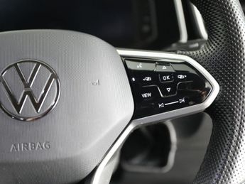 VOLKSWAGEN T-ROC 2.0 TSI R-Line SUV 5dr Petrol DSG 4Motion Euro 6 (s/s) (190 ps)
