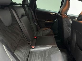 VOLVO XC60 2.0 D4 R-Design Nav SUV 5dr Diesel Auto Euro 6 (s/s) (190 ps)