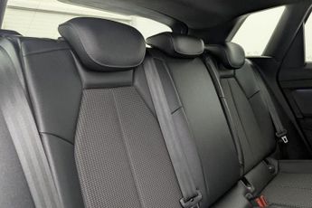 AUDI Q4 E-TRON 40 S line SUV 5dr Electric Auto 82kWh (204 ps)