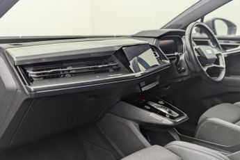 AUDI Q4 E-TRON 40 S line SUV 5dr Electric Auto 82kWh (204 ps)