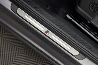 AUDI Q4 E-TRON 40 S line SUV 5dr Electric Auto 82kWh (204 ps)