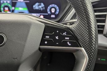 AUDI Q4 E-TRON 40 S line SUV 5dr Electric Auto 82kWh (204 ps)