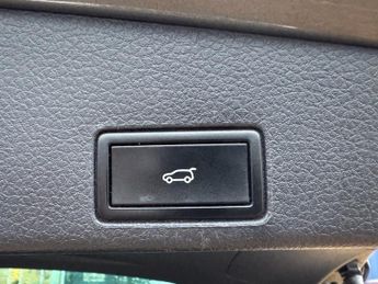 VOLKSWAGEN TOUAREG 3.0 TDI V6 BlueMotion Tech R-Line SUV 5dr Diesel Tiptronic 4WD E