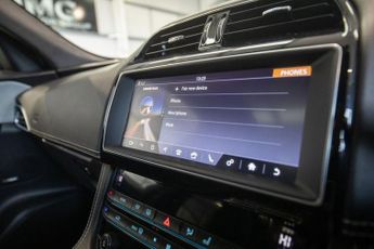 JAGUAR F-PACE 2.0 D240 R-Sport SUV 5dr Diesel Auto AWD Euro 6 (s/s) (240 ps)