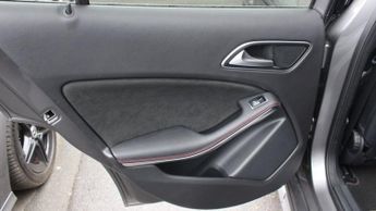 MERCEDES-BENZ GLA 1.6 GLA200 AMG Line SUV 5dr Petrol 7G-DCT Euro 6 (s/s) (156 ps)