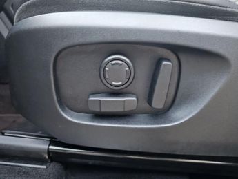 LAND ROVER DISCOVERY SPORT 2.0 TD4 HSE Luxury SUV 5dr Diesel Auto 4WD Euro 6 (s/s) (180 ps)