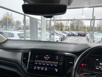 VOLKSWAGEN T-ROC 2.0 TDI Design SUV 5dr Diesel DSG Euro 6 (s/s) (150 ps) FULL VW 