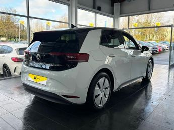 VOLKSWAGEN ID.3 Pro Performance 58kWh Family Hatchback 5dr Electric Auto (204 ps