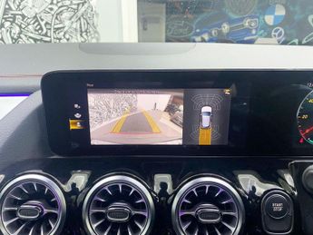 MERCEDES-BENZ EQA EQA 250 66.5kWh AMG Line (Premium) SUV 5dr Electric Auto (190 ps