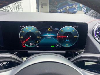 MERCEDES-BENZ EQA EQA 250 66.5kWh AMG Line (Premium) SUV 5dr Electric Auto (190 ps