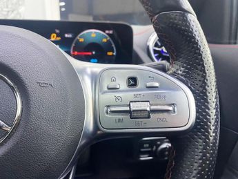 MERCEDES-BENZ EQA EQA 250 66.5kWh AMG Line (Premium) SUV 5dr Electric Auto (190 ps