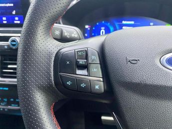 FORD KUGA 2.5 EcoBoost Duratec 14.4kWh ST-Line SUV 5dr Petrol Plug-in Hybr