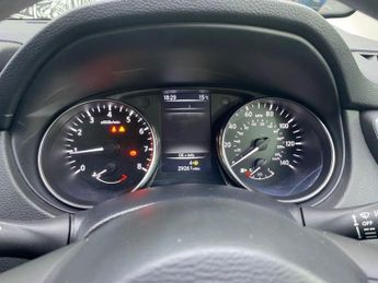 NISSAN QASHQAI 1.3 DIG-T Visia SUV 5dr Petrol Manual Euro 6 (s/s) (140 ps)