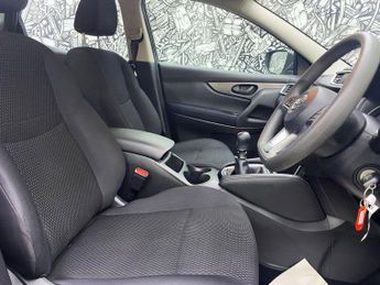 NISSAN QASHQAI 1.3 DIG-T Visia SUV 5dr Petrol Manual Euro 6 (s/s) (140 ps)