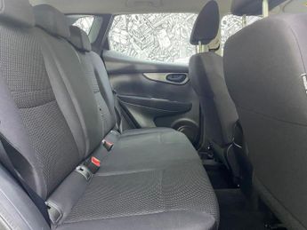 NISSAN QASHQAI 1.3 DIG-T Visia SUV 5dr Petrol Manual Euro 6 (s/s) (140 ps)