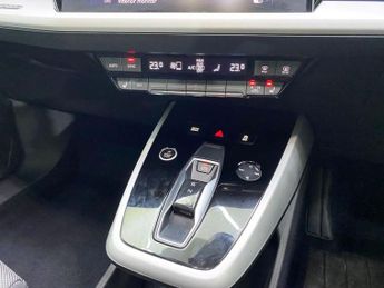 AUDI Q4 E-TRON 35 Sport SUV 5dr Electric Auto 55kWh (170 ps)