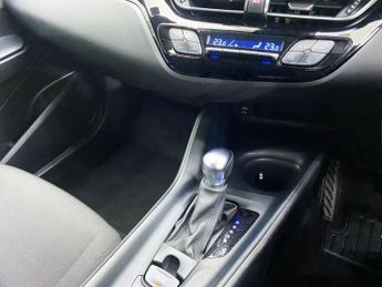 TOYOTA C-HR 1.8 VVT-h GPF Icon SUV 5dr Petrol Hybrid CVT Euro 6 (s/s) (122 p