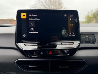 VOLKSWAGEN ID.3 Pro Performance 58kWh Life Hatchback 5dr Electric Auto (204 ps)