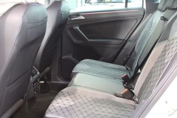 VOLKSWAGEN TIGUAN 1.5 TSI R-Line SUV 5dr Petrol DSG Euro 6 (s/s) (150 ps)