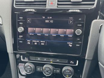 VOLKSWAGEN GOLF 1.4 TSI 8.7kWh GTE Hatchback 5dr Petrol Plug-in Hybrid DSG Euro