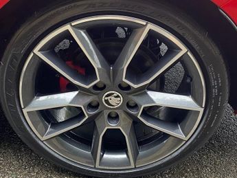 SKODA OCTAVIA 2.0 TSI vRS Hatchback 5dr Petrol DSG Euro 6 (s/s) (230 ps)