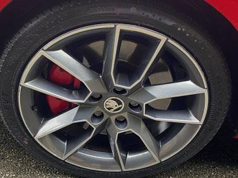 SKODA OCTAVIA 2.0 TSI vRS Hatchback 5dr Petrol DSG Euro 6 (s/s) (230 ps)