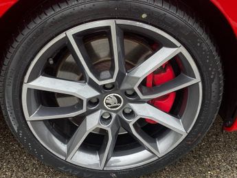 SKODA OCTAVIA 2.0 TSI vRS Hatchback 5dr Petrol DSG Euro 6 (s/s) (230 ps)