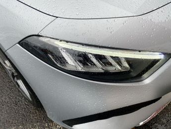 MERCEDES-BENZ A CLASS 2.0 A200d AMG Line (Executive) Saloon 4dr Diesel 8G-DCT Euro 6 (