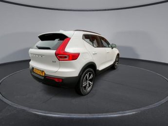 VOLVO XC40 2.0 B3 MHEV Plus SUV 5dr Petrol Hybrid DCT Auto Euro 6 (s/s) (16