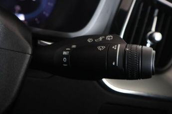 VOLVO XC60 2.0 B5 MHEV Plus Black Edition Auto AWD Euro 6 (s/s) 5dr