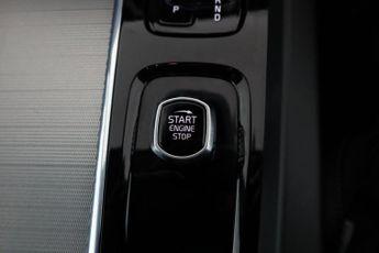 VOLVO XC60 2.0 B5 MHEV Plus Black Edition Auto AWD Euro 6 (s/s) 5dr